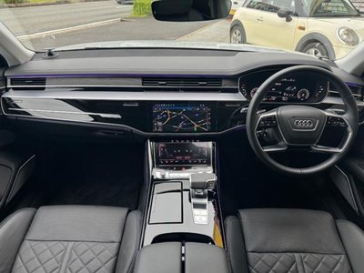 2025 AUDI A8 photo 3