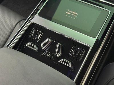 صورة مصغرة 31 لـ 2025 AUDI A8
