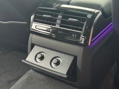 صورة مصغرة 30 لـ 2025 AUDI A8