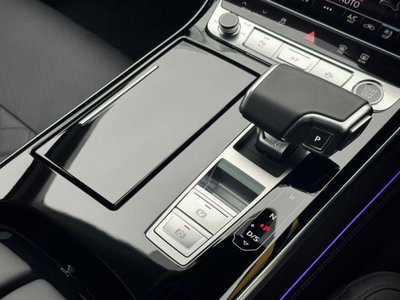 صورة مصغرة 19 لـ 2025 AUDI A8