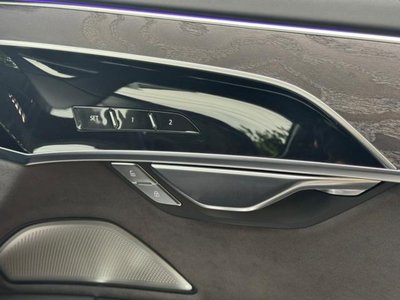 2025 AUDI A8 photo 10