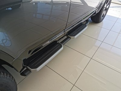 LAND ROVER DEFENDER - 5