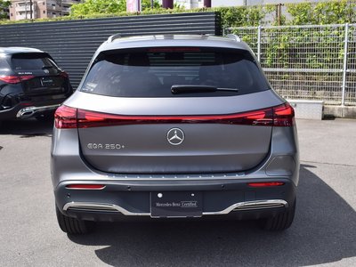 MERCEDES-BENZ EQA - 8