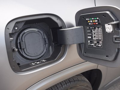 MERCEDES-BENZ EQA - 10