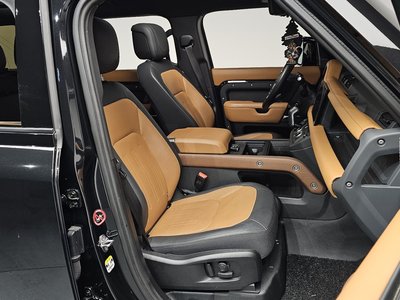 LAND ROVER DEFENDER - 10