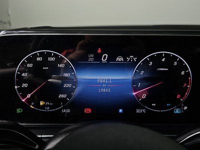 2025 Mercedes-BENZ GLE — миниатюра 11