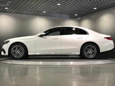 MERCEDES-BENZ E-CLASS - 9