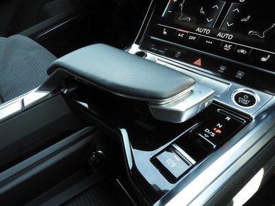 2024 AUDI Q8 SPORTBACK E-TRON thumbnail 18