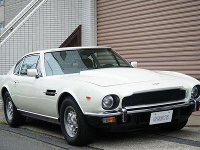 1983 Aston Martin V8 照片 1