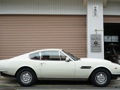 1983 Aston Martin V8 照片 10