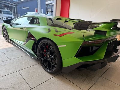 LAMBORGHINI AVENTADOR - 8