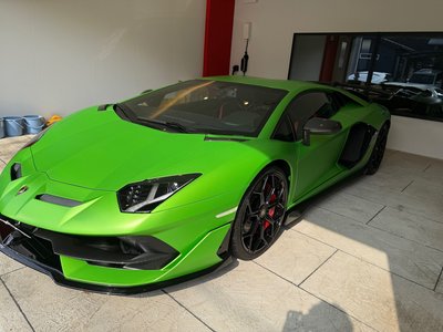 LAMBORGHINI AVENTADOR - 4