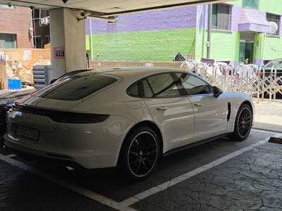 صورة 5 لـ 2021 Porsche PANAMERA