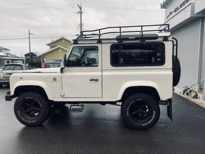 LAND ROVER DEFENDER - 10
