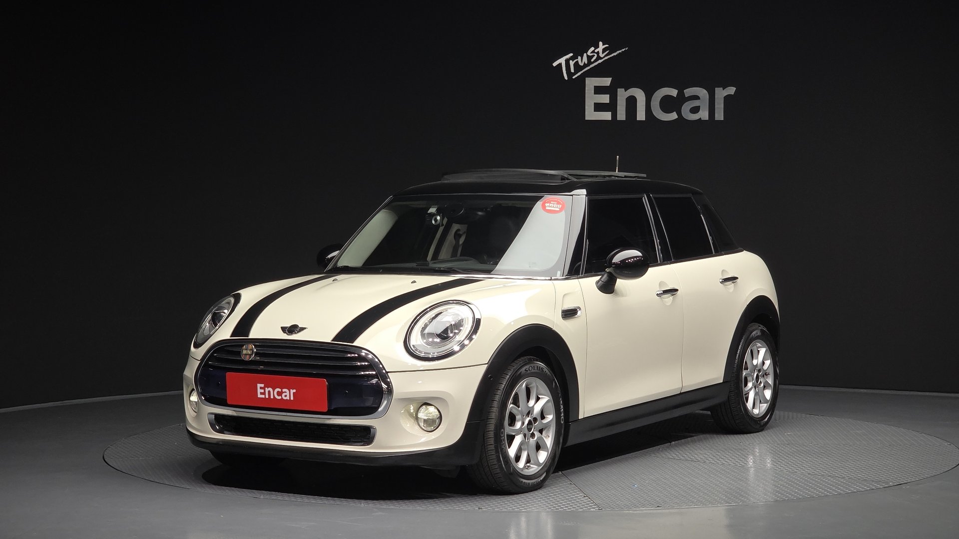 MINI COOPER D - View 1