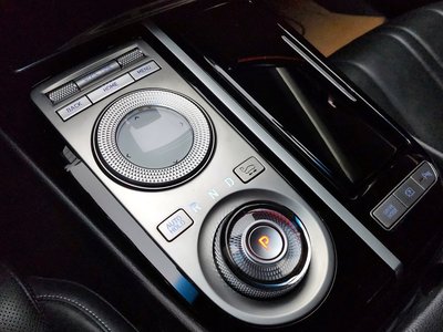 GENESIS G80 (RG3) - 9