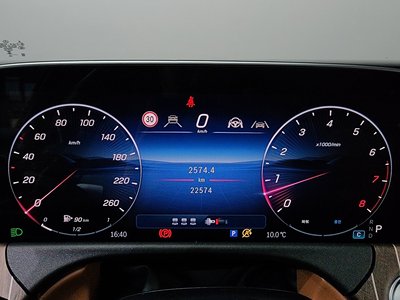 MERCEDES-BENZ E-CLASS - 8