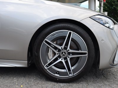 2023 Mercedes-BENZ C-CLASS photo 2