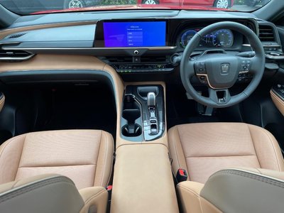 2026 Toyota CROWN SPORT 照片 2