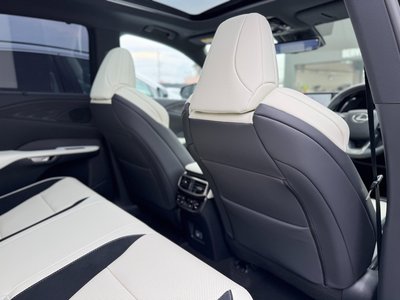 2025 Lexus RX — миниатюра 48