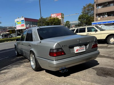 MERCEDES-BENZ E-CLASS - 4