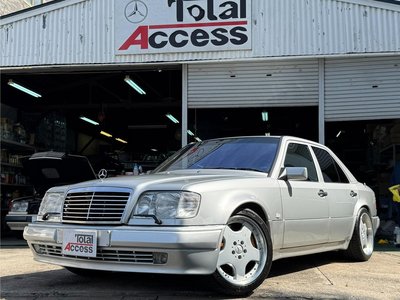 MERCEDES-BENZ E-CLASS - 1