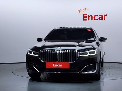 2020 BMW 7 SERIES photo 2