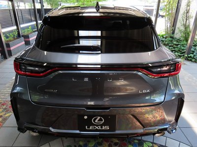 2025 Lexus LBX — миниатюра 13