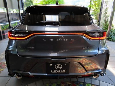 2025 Lexus LBX — миниатюра 16