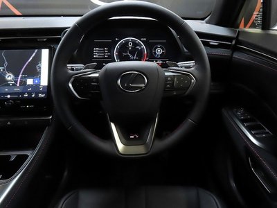 2025 Lexus LBX — миниатюра 63
