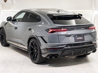 LAMBORGHINI URUS - 5