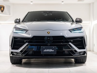 LAMBORGHINI URUS - 6