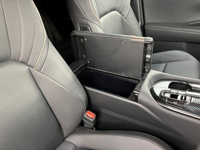 صورة مصغرة 68 لـ 2024 Toyota CROWN SPORT