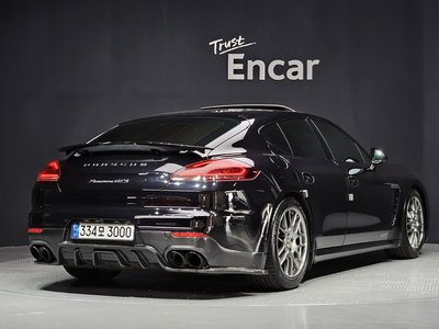 PORSCHE PANAMERA - 3