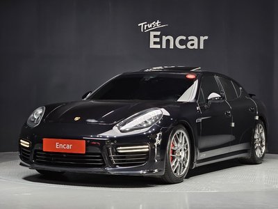 PORSCHE PANAMERA - 1