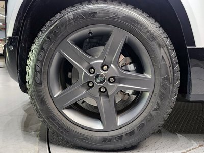 LAND ROVER DEFENDER - 6