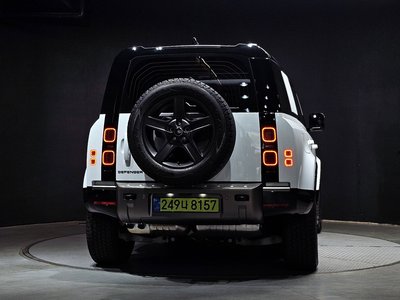 LAND ROVER DEFENDER - 3