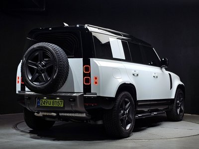 LAND ROVER DEFENDER - 4