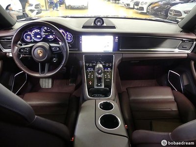 PORSCHE PANAMERA - 4
