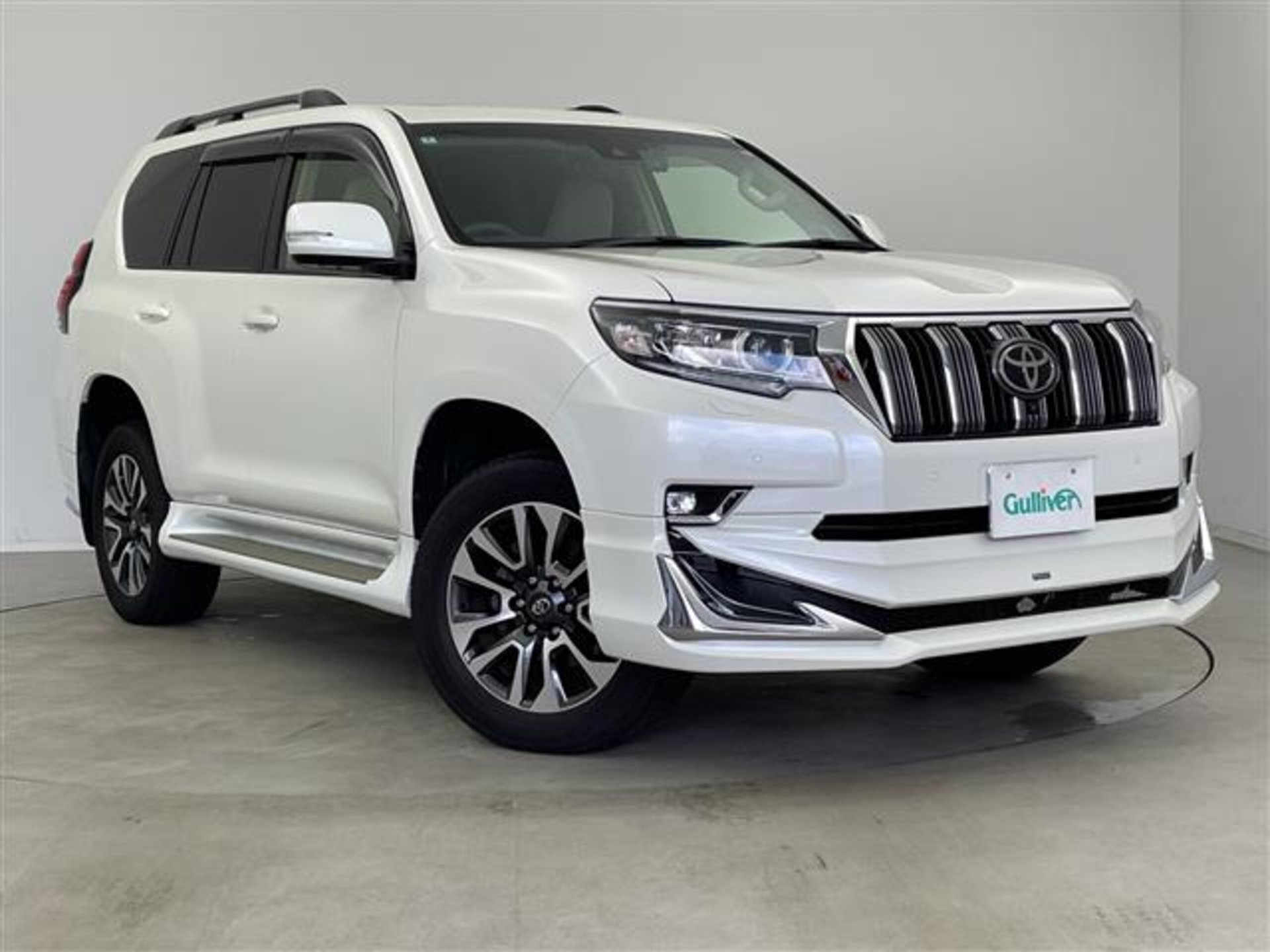 TOYOTA LAND CRUISER PRADO - View 1