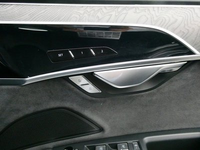 صورة مصغرة 30 لـ 2023 AUDI A8