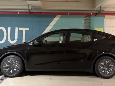 TESLA MODEL Y - 1