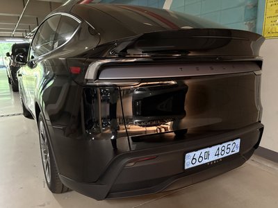 TESLA MODEL Y - 5