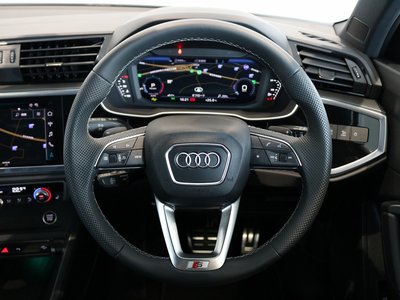 2025 AUDI Q3 — фото 8