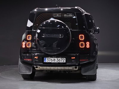 LAND ROVER DEFENDER - 4