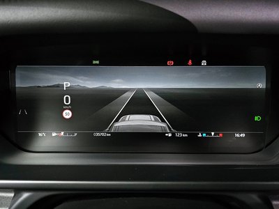 LAND ROVER DEFENDER - 8