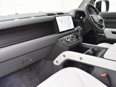 2025 LAND Rover DEFENDER — миниатюра 18