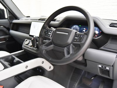 2025 LAND Rover DEFENDER — миниатюра 32