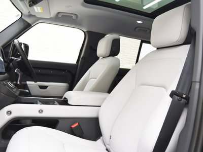 2025 LAND Rover DEFENDER — миниатюра 17
