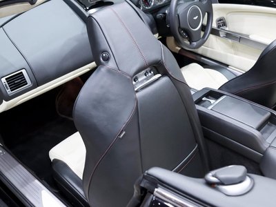 صورة 16 لـ 2011 Aston Martin DB9 VOLANTE